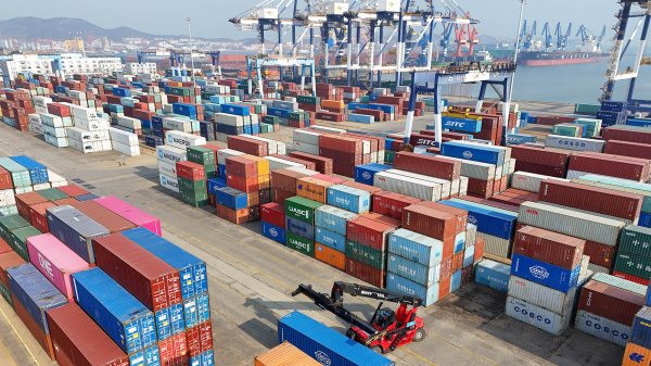 股票配资杠杆 外汇局：2025年一季度，我国经常账户顺差11885亿元