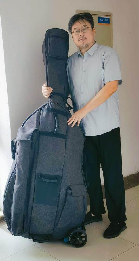 股票正规配资 音乐教授携带贝斯坐地铁被拒 规定引发讨论
